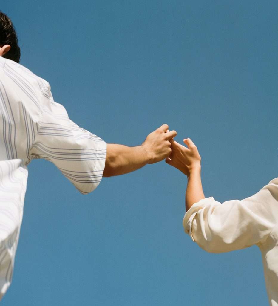 Il potere dello stare insieme 1 togetherness 932x1024 2023 04