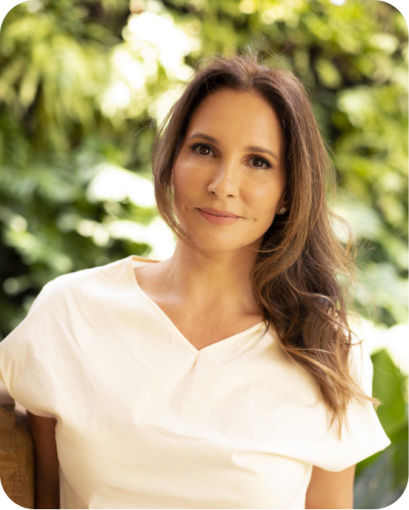 - PRISCILA LIMA DE CHARBONNIÈRES, Founder of SOULLOOP